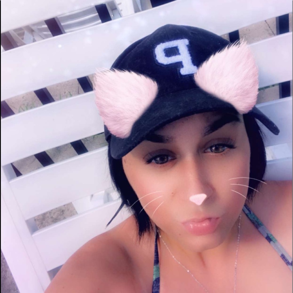 Meet your Posher, Angie